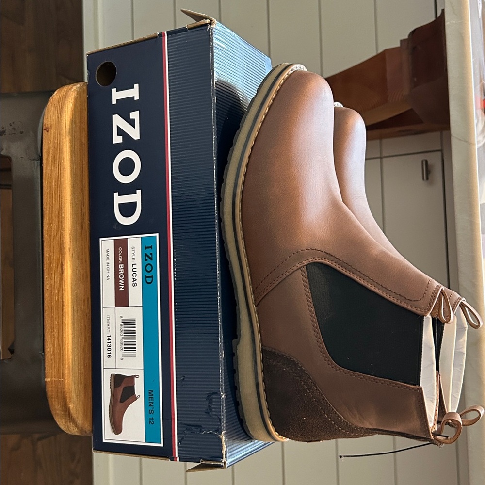 Izod Men's Brown Chukka Boots